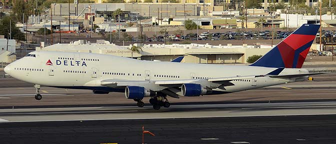 Delta Boeing 747-451 N668US, Phoenix Sky Harbor, January 8, 2016